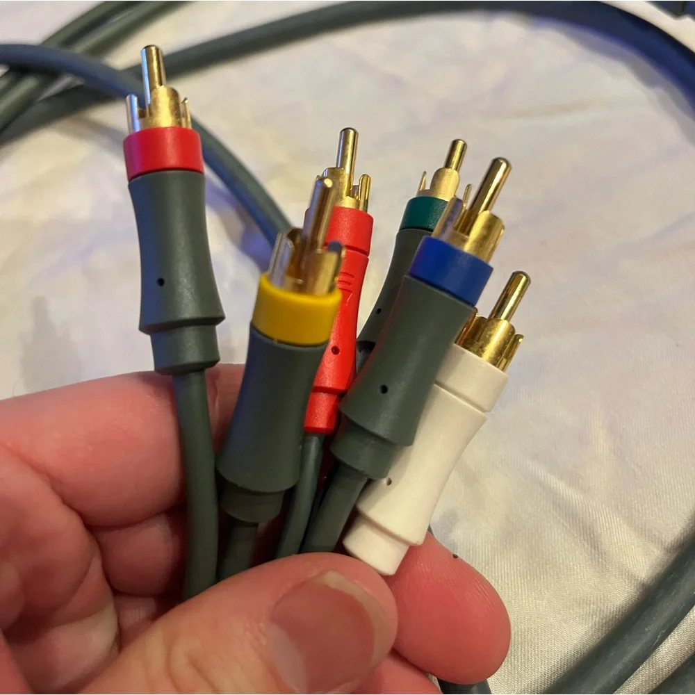 Xbox 360 color coded connectors for console